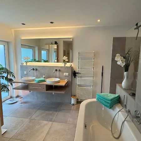 Exklusives Architektenhaus, Pool Und Privateinfahrt * Mönchengladbach