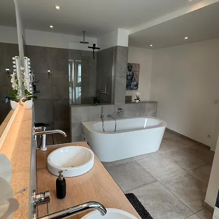 Exklusives Architektenhaus, Pool Und Privateinfahrt Mönchengladbach
