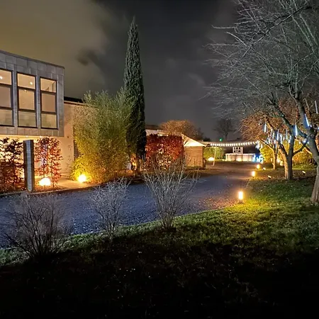 Exklusives Architektenhaus, Pool Und Privateinfahrt