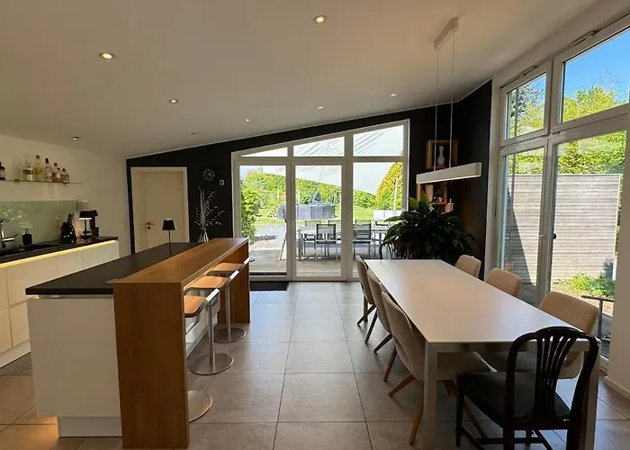 Villa Exklusives Architektenhaus, Pool Und Privateinfahrt *