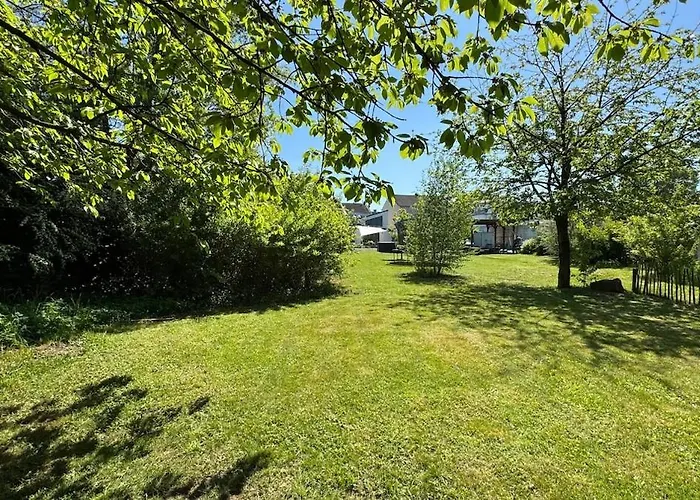 Exklusives Architektenhaus, Pool Und Privateinfahrt *